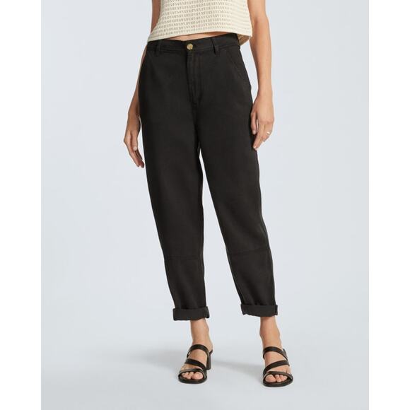 Everlane the Tencel Relaxed Chino in Buttersoft Black 12 - Picture 9 of 10